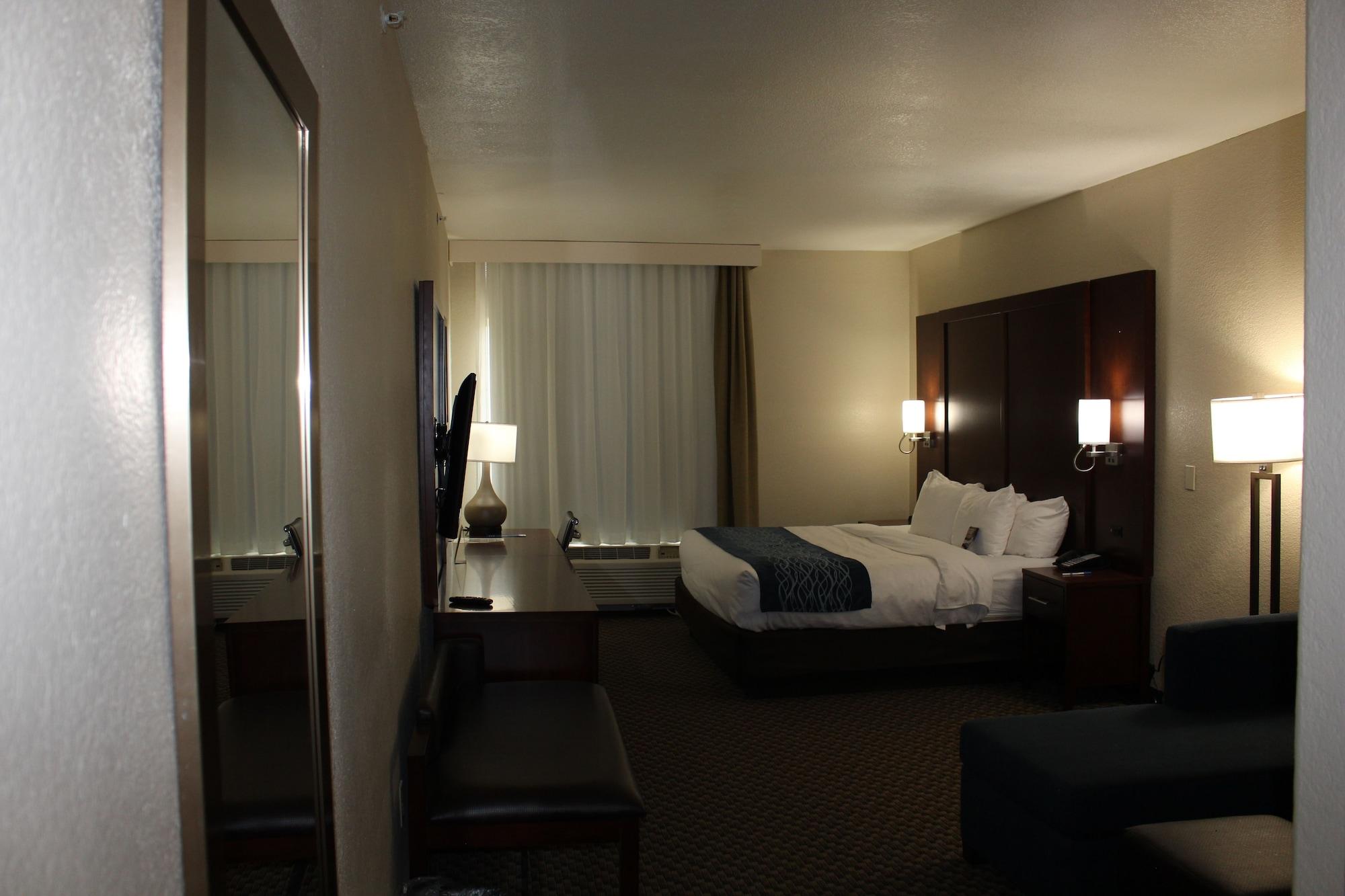 Comfort Inn & Suites Near Six Flags & Medical Center San Antonio Eksteriør bilde