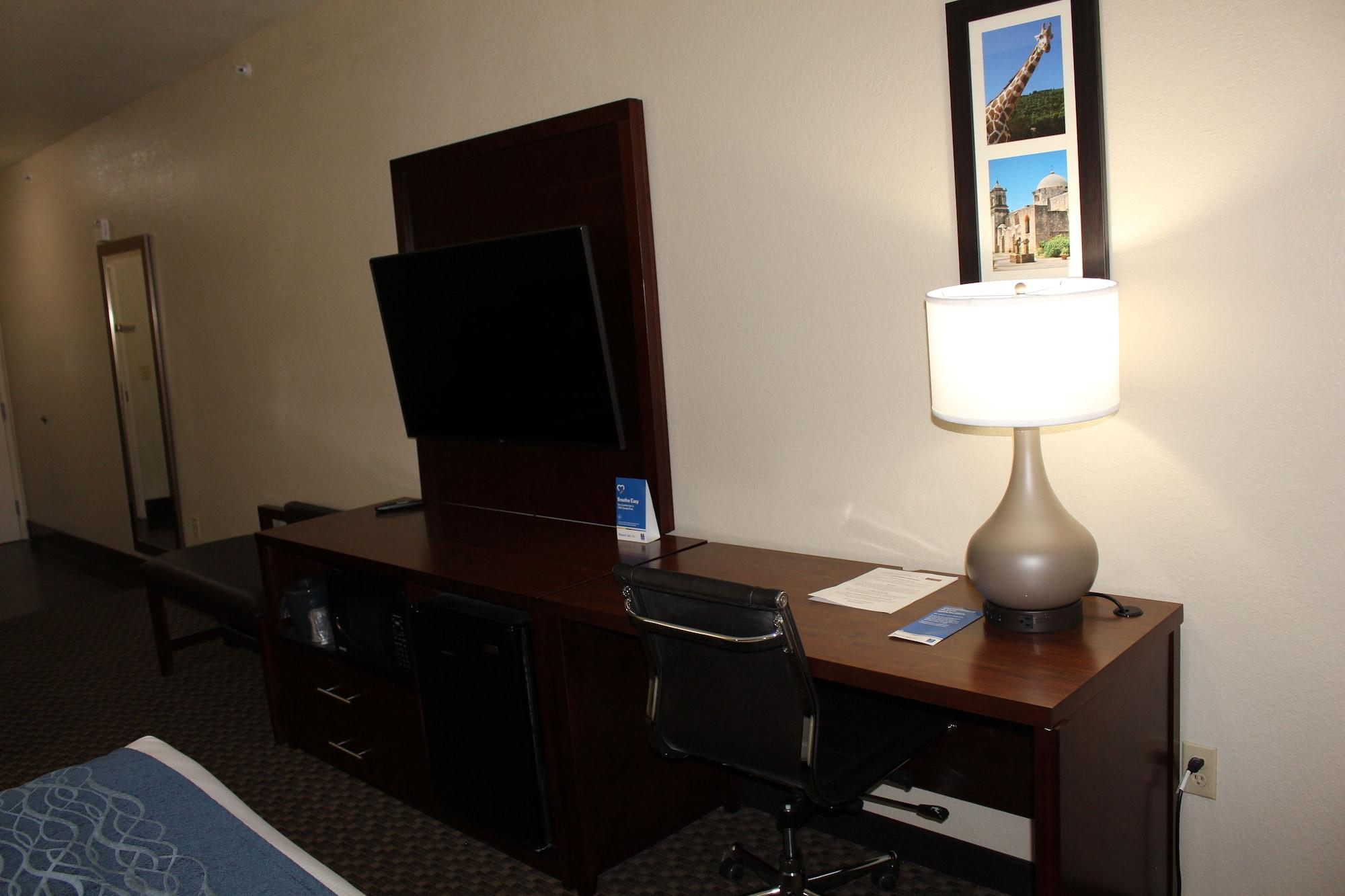Comfort Inn & Suites Near Six Flags & Medical Center San Antonio Eksteriør bilde
